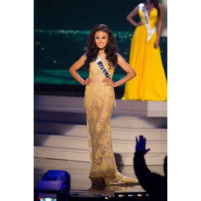 Julia Furdea & schöne Mädels bei Miss Universe-Probe