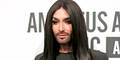 Conchita Wurst allein zu Hause