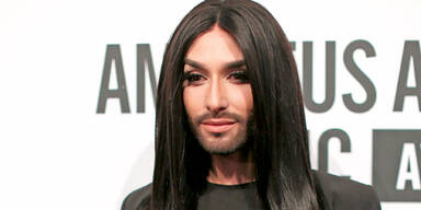 Conchita Wurst allein zu Hause