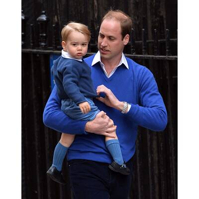 Prinz George auf dem Weg zu seiner Schwester