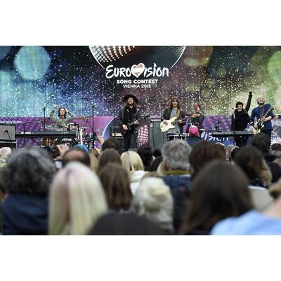 Makemakes rocken Eurovision Village