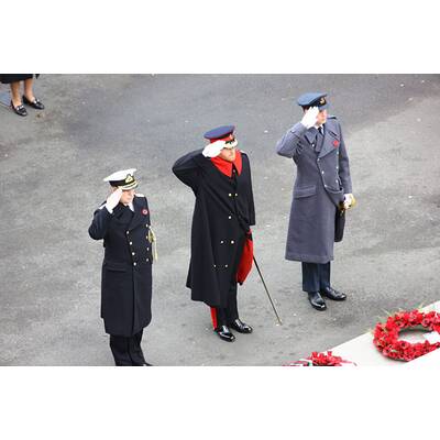 Königin Máxima besucht Kate am Remembrance Day
