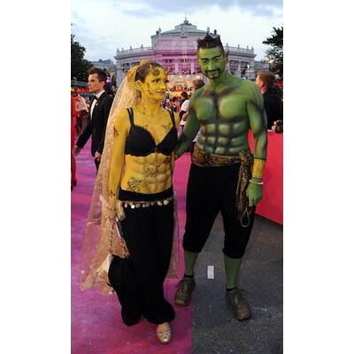 Die schrägsten Kostüme am Life Ball