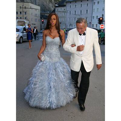 Richard Lugner führt Kolibri zu den Festspielen aus