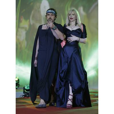 Stars und glamouröse Kostüme am Life Ball