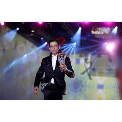 Stars und glamouröse Kostüme am Life Ball