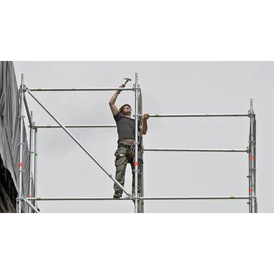 Aufbauarbeiten zum Donauinselfest 2014