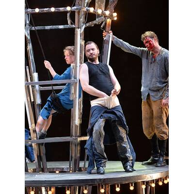 Milos Lolic inszeniert Ernst Tollers 