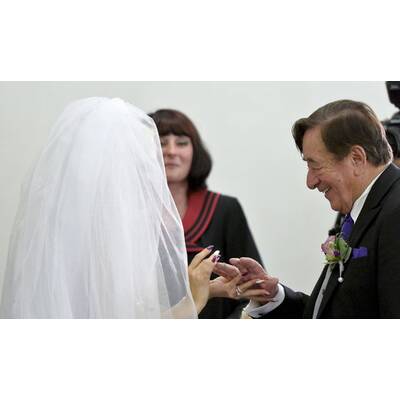 Lugner-Hochzeit: Wählen Sie Ihr Lieblingsfoto!