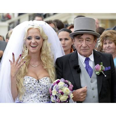 Lugner-Hochzeit: Wählen Sie Ihr Lieblingsfoto!