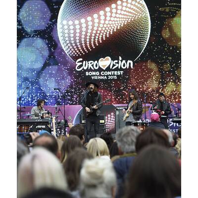 Makemakes rocken Eurovision Village