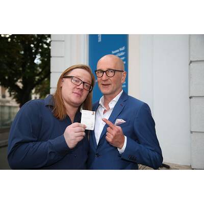 Promi-Anstrum bei Goethe-Premiere in Salzburg