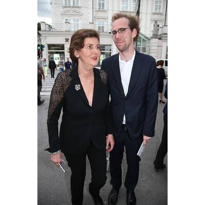 Promi-Anstrum bei Goethe-Premiere in Salzburg