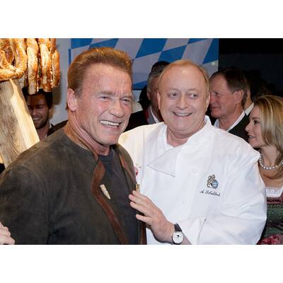 Kitzbühel: Arnie & Co. auf der legendären Weißwurst-Party