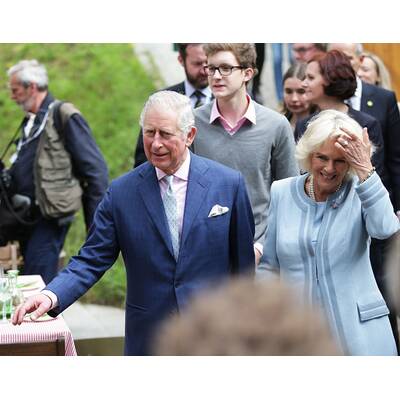 Charles und Camilla beim Heurigen