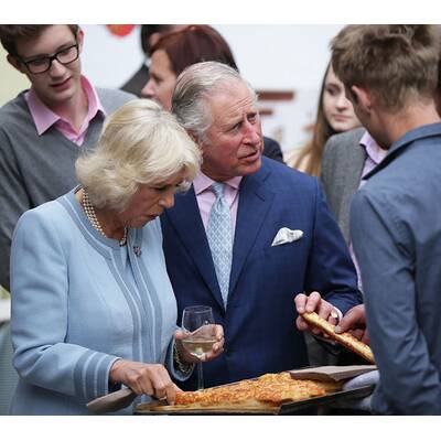 Charles und Camilla beim Heurigen