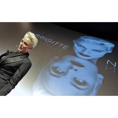 Brigitte Nielsen in der Lugner City