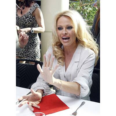 Lugner-Gast Pam verzwaubert Wien