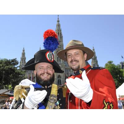 Tausende feiern Homosexuellen- und Transgender-Demo.