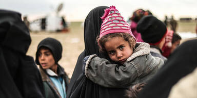 IS-K&auml;mpferin muss der Gro&szlig;mutter in Wien Kind &uuml;berlassen