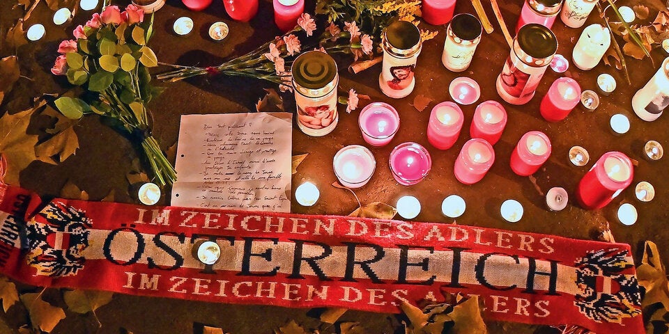 Wien Terror Trauer Blumen Kranz