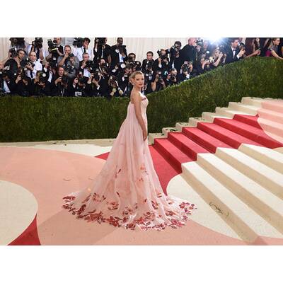 Blake Lively mit Babybauch auf der Met Gala