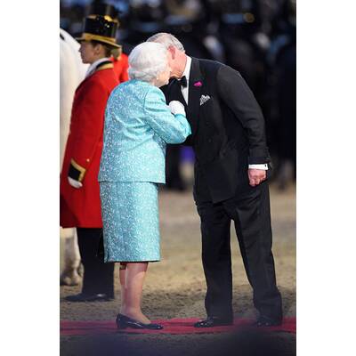 Die Queen feiert 90er mit den Stars