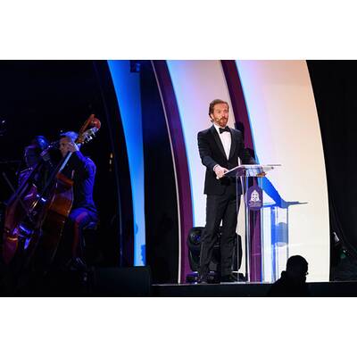 Die Queen feiert 90er mit den Stars