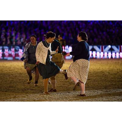 Die Queen feiert 90er mit den Stars