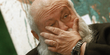 Die Hermann-Nitsch-Sachertortenschachtel ist da