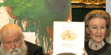 Die Hermann-Nitsch-Sachertortenschachtel ist da