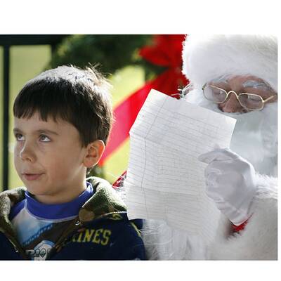 Weihnachtsmänner aus aller Welt