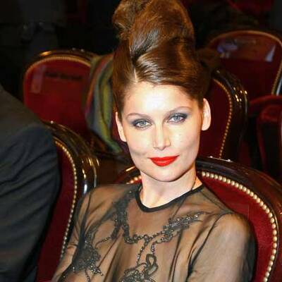 Laetitia Casta zeigt (fast) alles