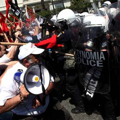Ausschreitungen in Athen eskalieren