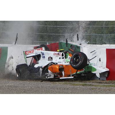 Horror-Crash: Massa räumt Liuzzi ab