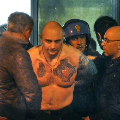 Serben-Hooligan sitzt hinter Gittern