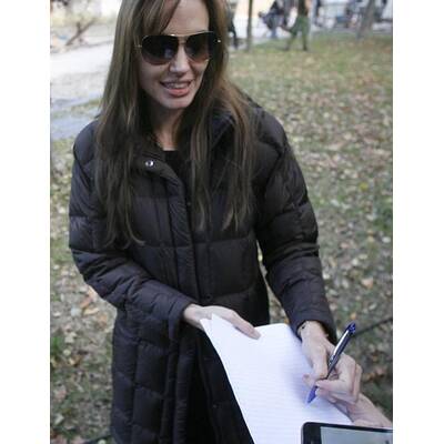 Brad Pitt: Setbesuch bei Angelina Jolie