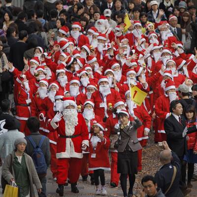Weihnachtsmänner aus aller Welt