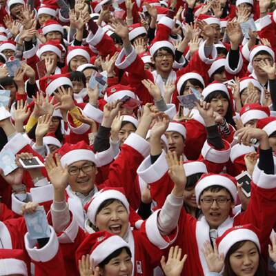 Weihnachtsmänner aus aller Welt