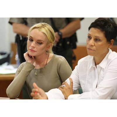 Lindsay Lohan schaut wieder einmal beim Gericht vorbei
