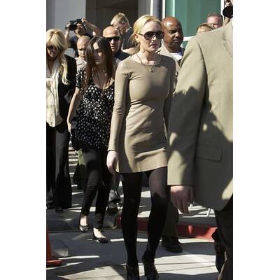 Lindsay Lohan schaut wieder einmal beim Gericht vorbei