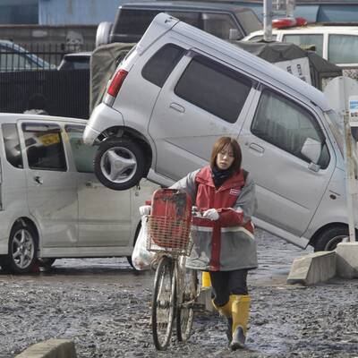 Nach der Katastrophe sind Huntertausende auf der Flucht