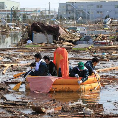 Nach der Katastrophe sind Huntertausende auf der Flucht