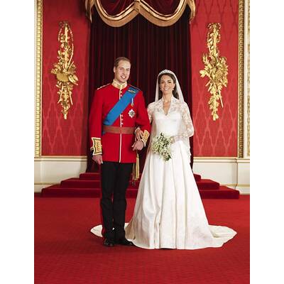 Herzogin von Cambridge: Kate in Traumkleid vor Traualtar