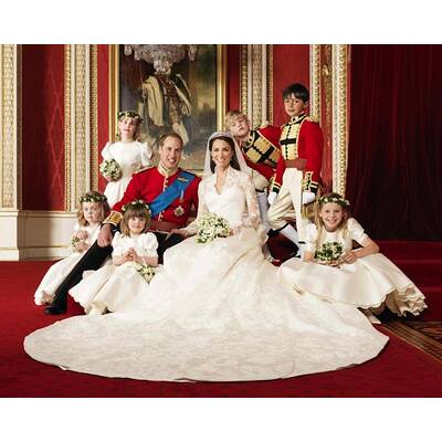 Herzogin von Cambridge: Kate in Traumkleid vor Traualtar