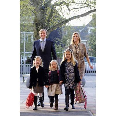 Maxima und Willem-Alexander begleiten Prinzessin Ariane zum ersten Schultag.