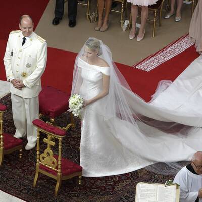 Charlene in einem Traumkleid von Armani