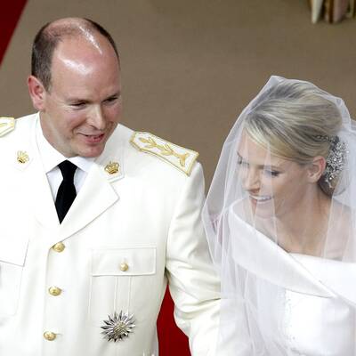 Charlene in einem Traumkleid von Armani