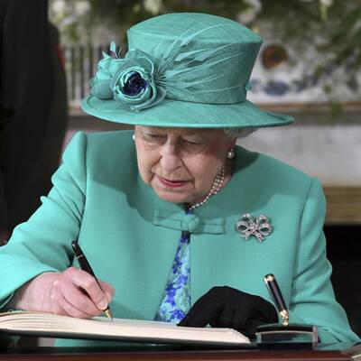 Elizabeth II. besucht die grüne Insel