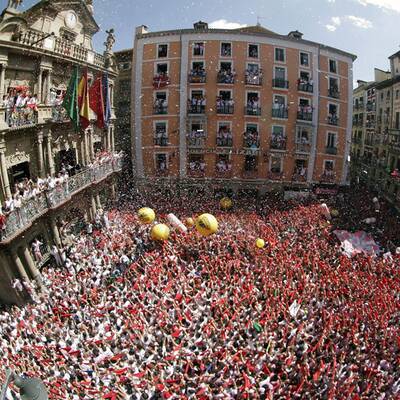 Die Stiere werden wieder durch die Stadt getrieben